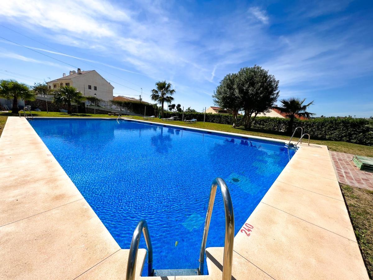 Apartamento A 900 M De La Playa Y Con Vistas Al Mar En Фуэнхирола Экстерьер фото