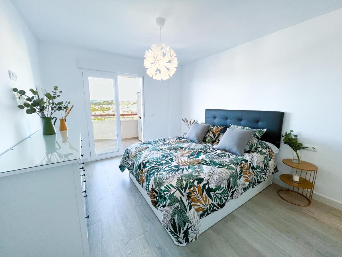 Apartamento A 900 M De La Playa Y Con Vistas Al Mar En Фуэнхирола Экстерьер фото
