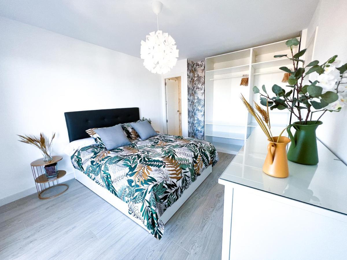 Apartamento A 900 M De La Playa Y Con Vistas Al Mar En Фуэнхирола Экстерьер фото