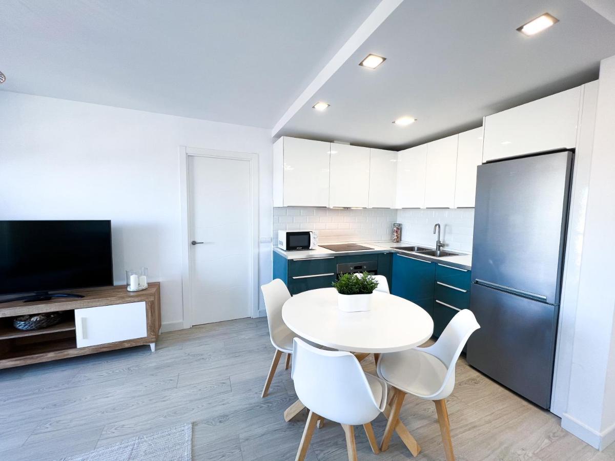 Apartamento A 900 M De La Playa Y Con Vistas Al Mar En Фуэнхирола Экстерьер фото