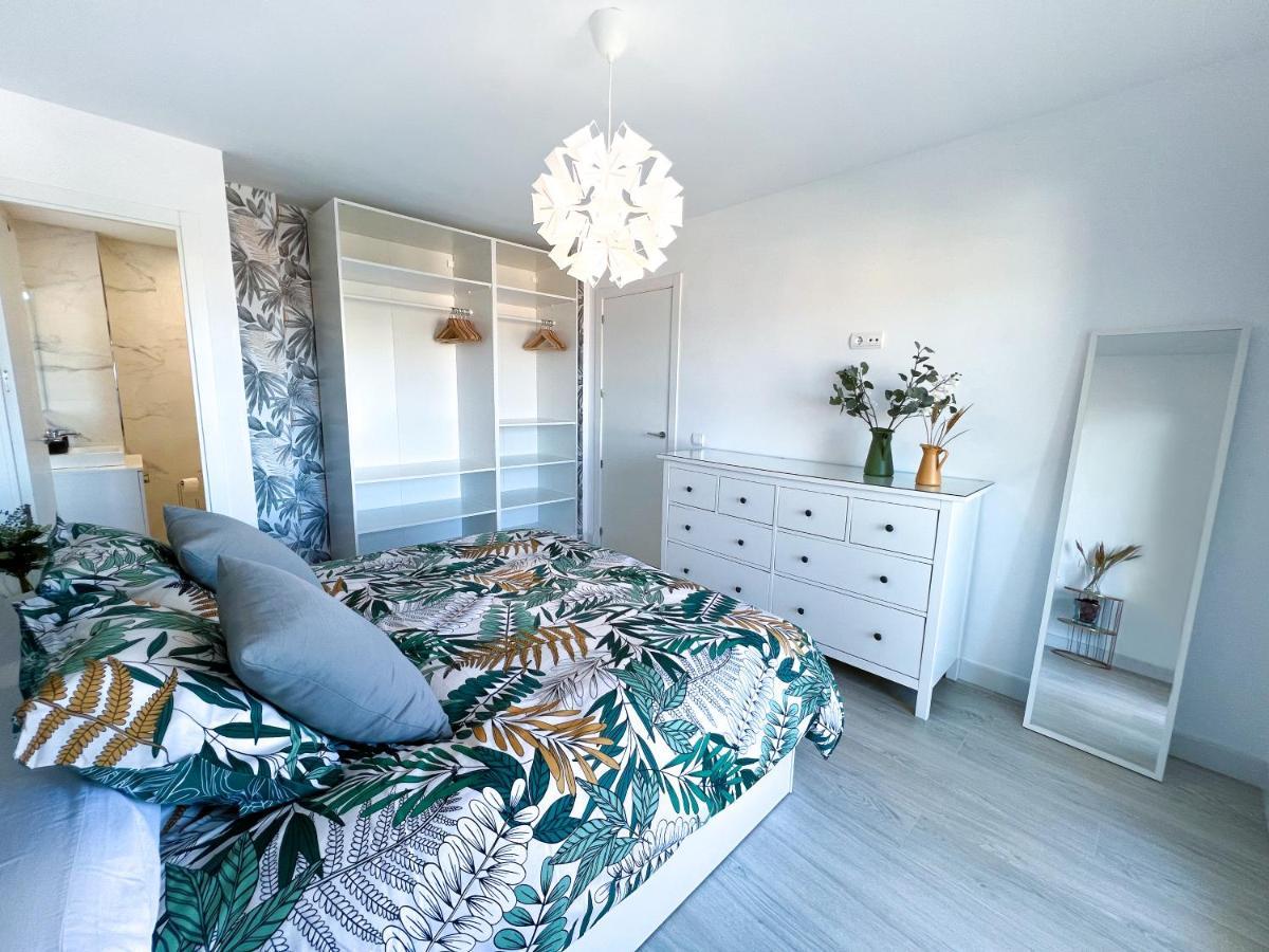 Apartamento A 900 M De La Playa Y Con Vistas Al Mar En Фуэнхирола Экстерьер фото