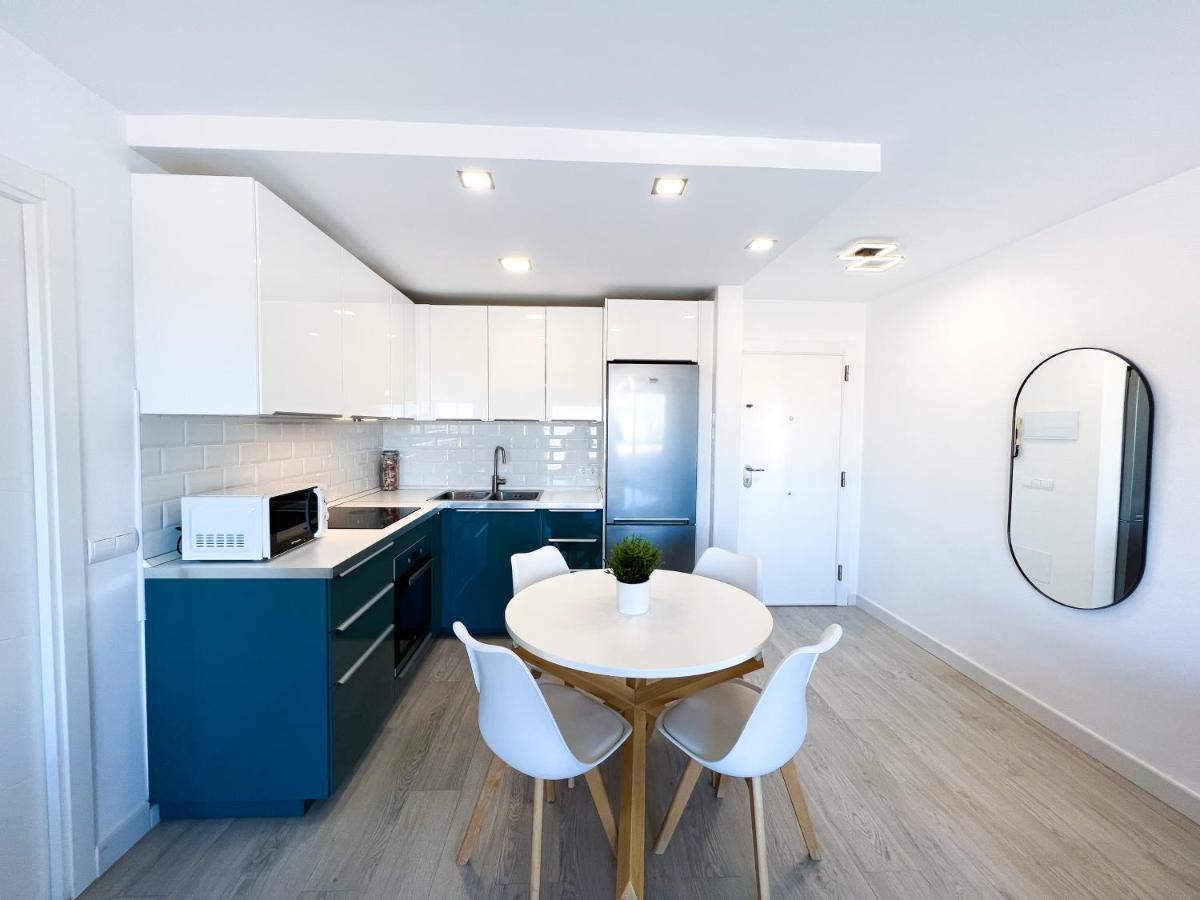 Apartamento A 900 M De La Playa Y Con Vistas Al Mar En Фуэнхирола Экстерьер фото