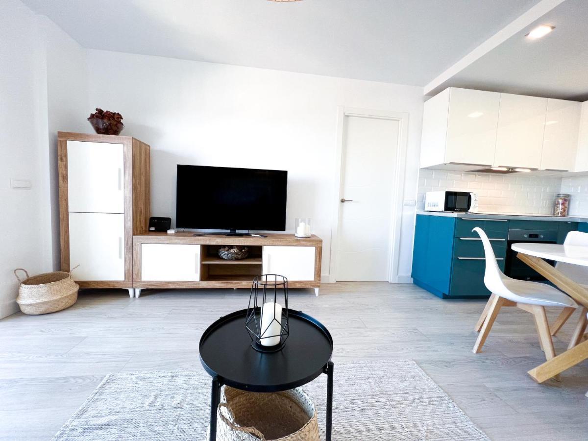 Apartamento A 900 M De La Playa Y Con Vistas Al Mar En Фуэнхирола Экстерьер фото