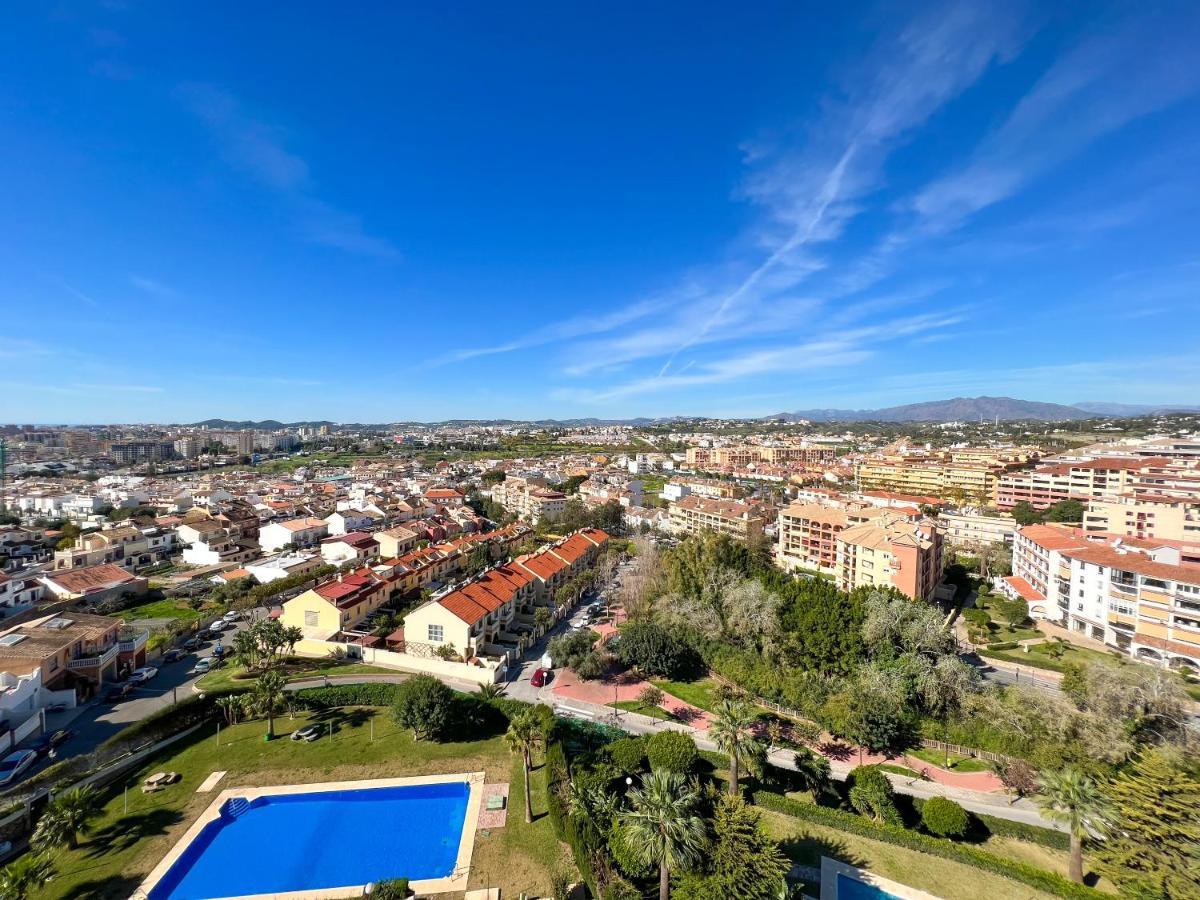 Apartamento A 900 M De La Playa Y Con Vistas Al Mar En Фуэнхирола Экстерьер фото