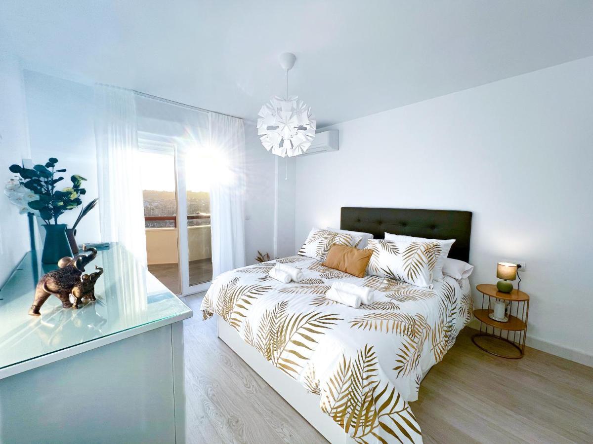 Apartamento A 900 M De La Playa Y Con Vistas Al Mar En Фуэнхирола Экстерьер фото