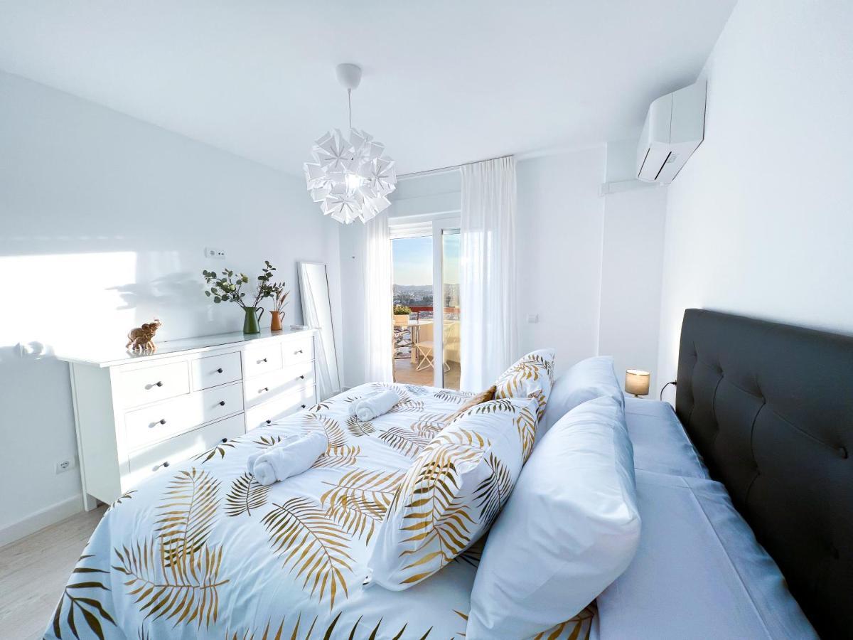 Apartamento A 900 M De La Playa Y Con Vistas Al Mar En Фуэнхирола Экстерьер фото