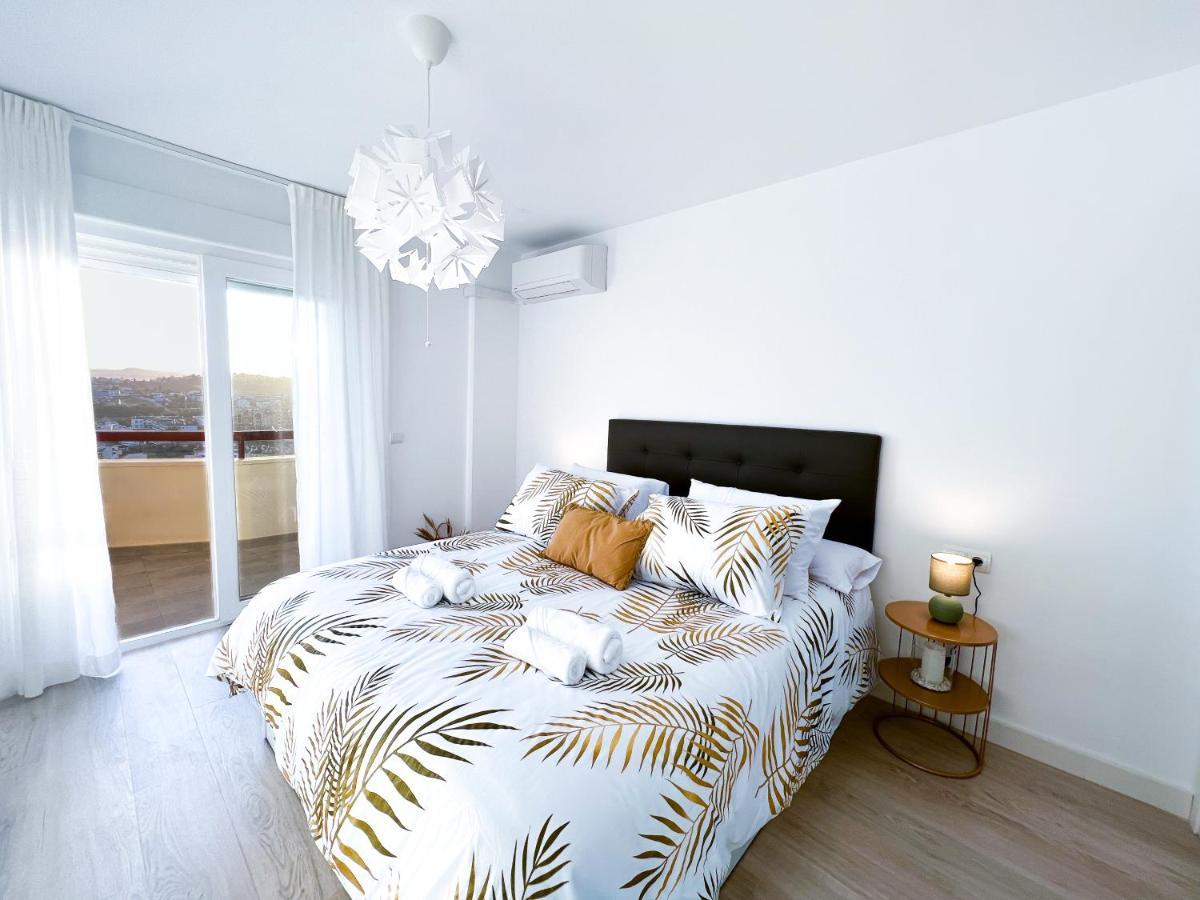 Apartamento A 900 M De La Playa Y Con Vistas Al Mar En Фуэнхирола Экстерьер фото