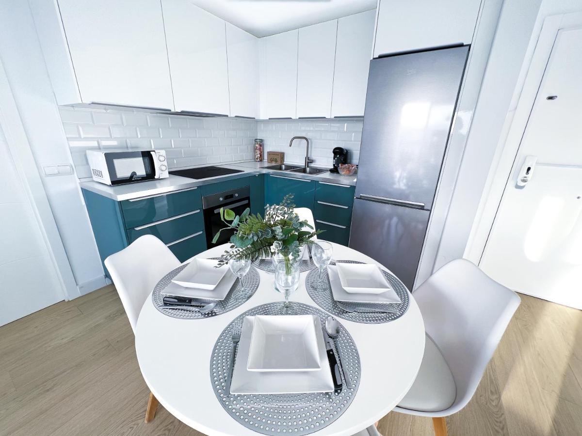 Apartamento A 900 M De La Playa Y Con Vistas Al Mar En Фуэнхирола Экстерьер фото